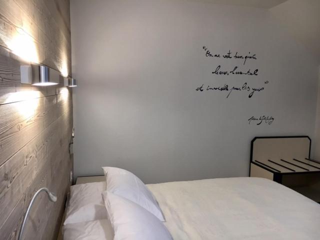 Logis Hotel "Ici M'Aime" Rouvray  Dış mekan fotoğraf