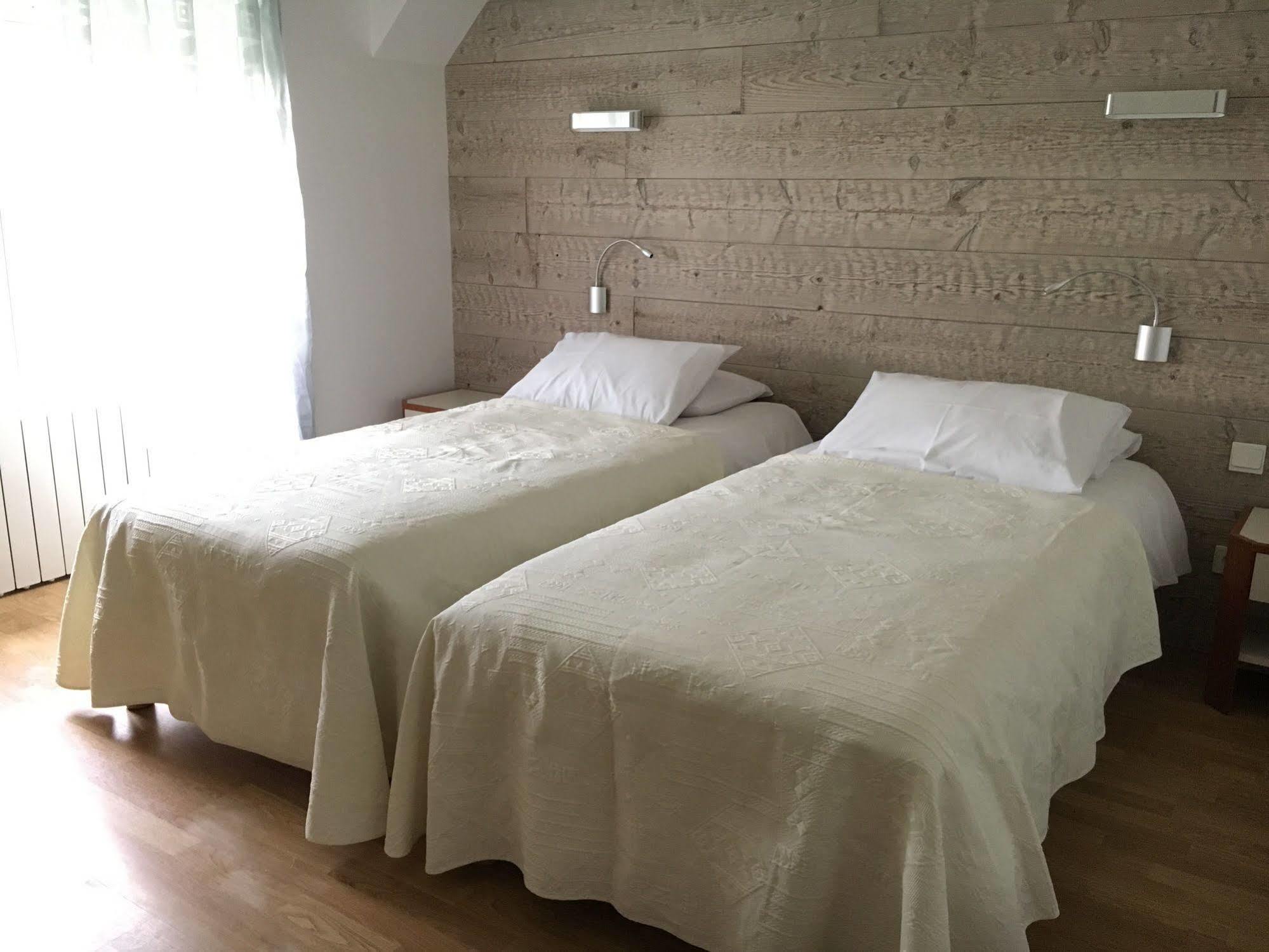 Logis Hotel "Ici M'Aime" Rouvray  Dış mekan fotoğraf