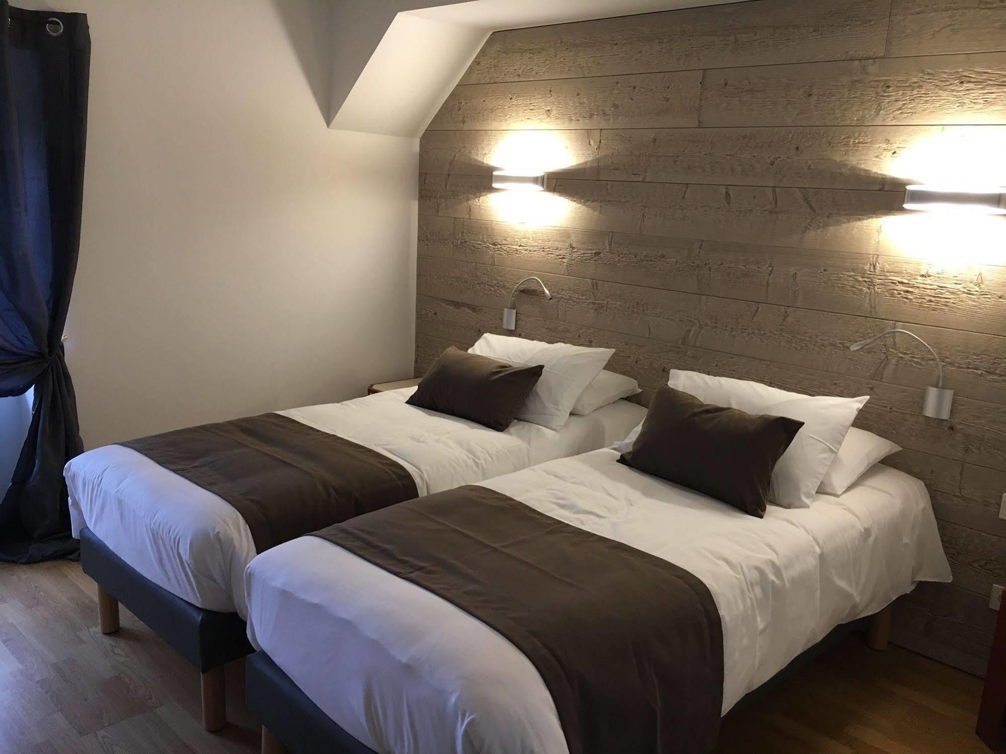 Logis Hotel "Ici M'Aime" Rouvray  Dış mekan fotoğraf