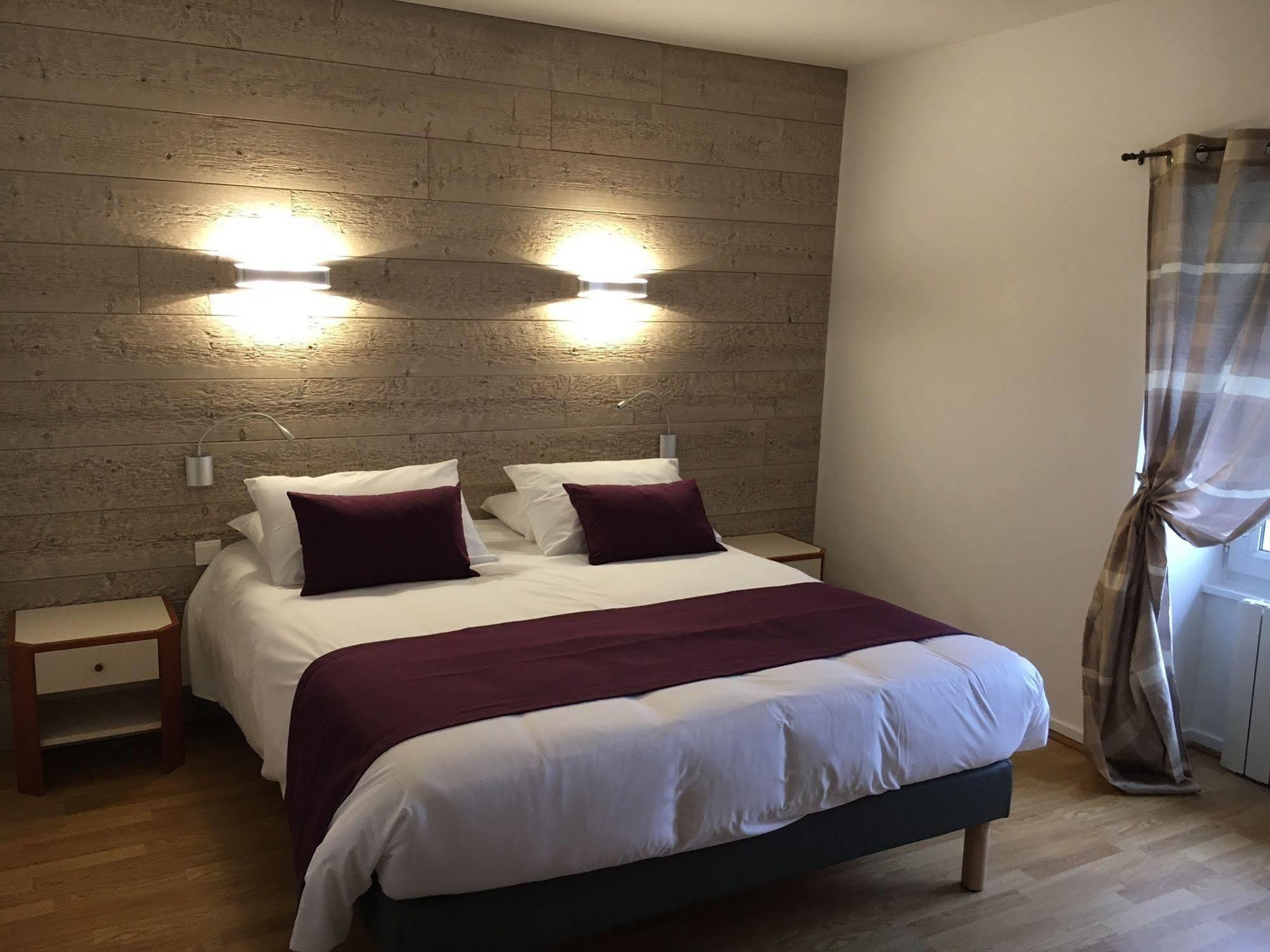 Logis Hotel "Ici M'Aime" Rouvray  Dış mekan fotoğraf